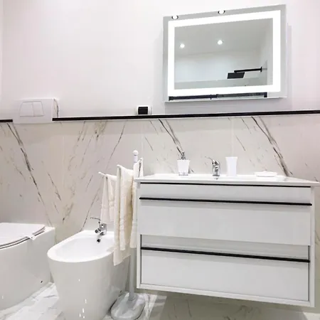 Homeholidaysanremo - Palace * Σαν Ρέμο