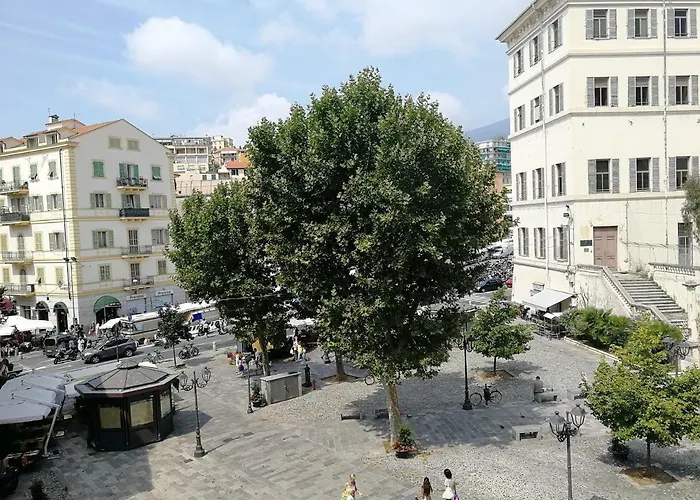 Homeholidaysanremo - Palace Apartment